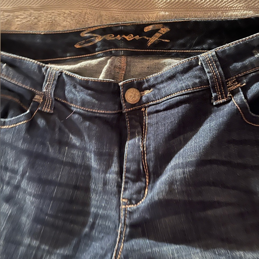 Women’s jeans size 20. Brand seven. Excellent condition.